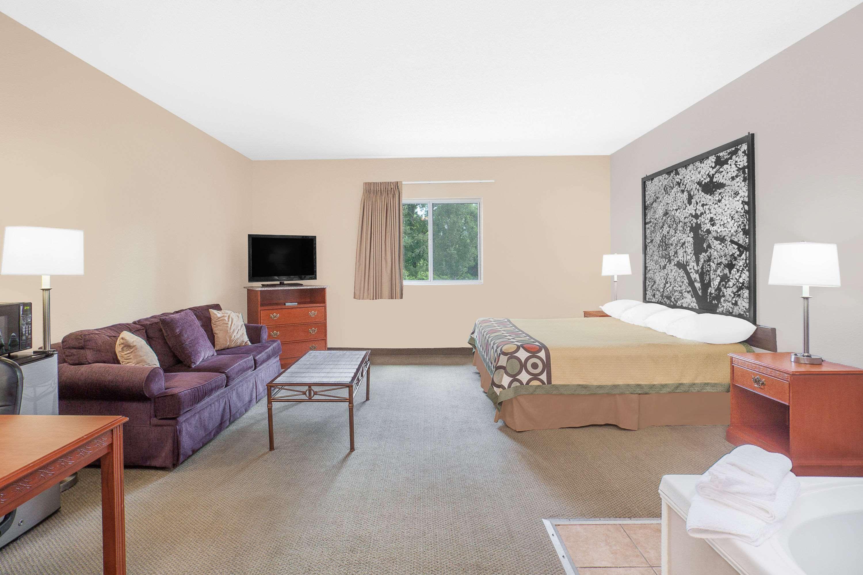 Super 8 By Wyndham Central City Zewnętrze zdjęcie