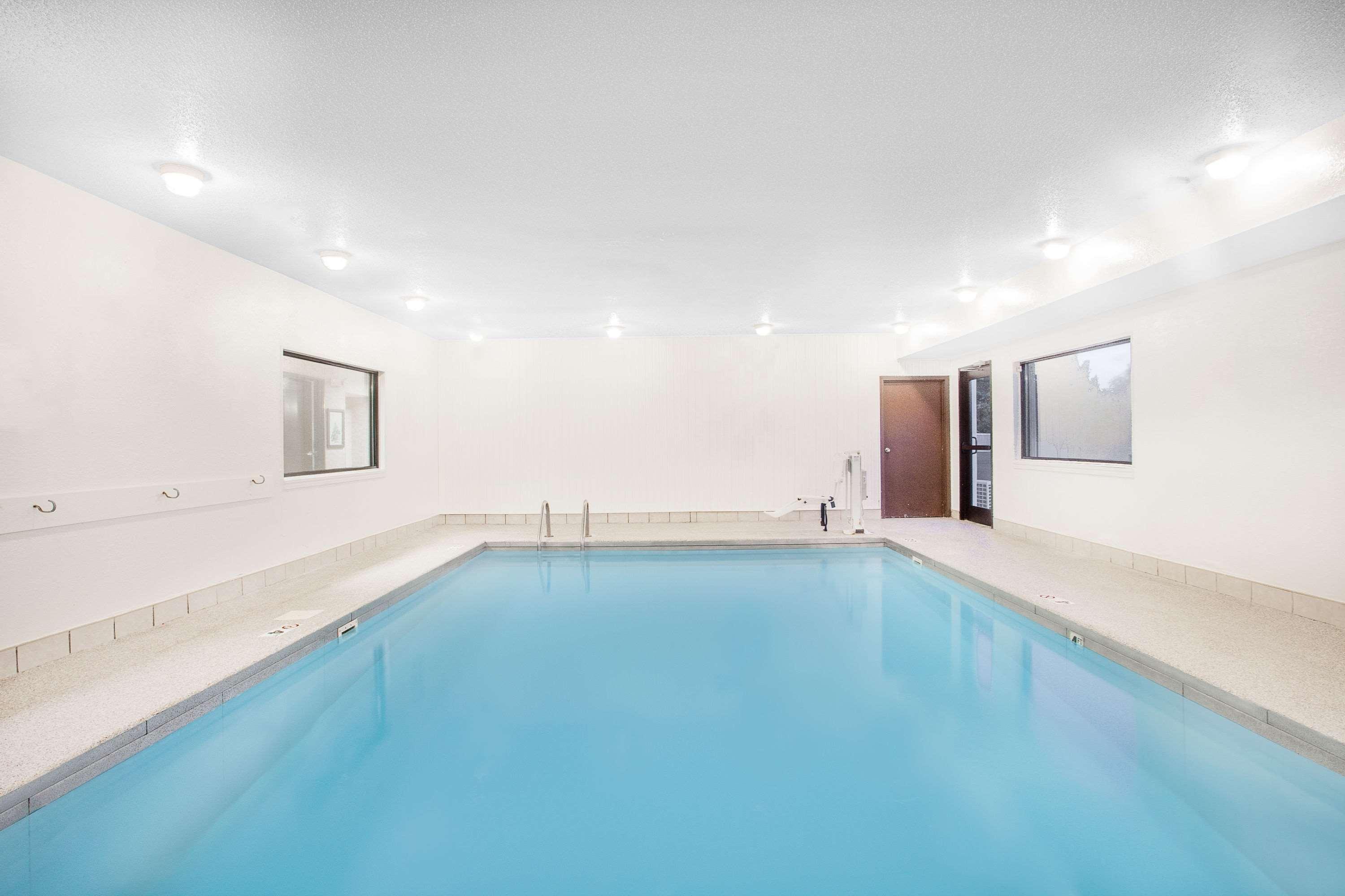 Super 8 By Wyndham Central City Zewnętrze zdjęcie